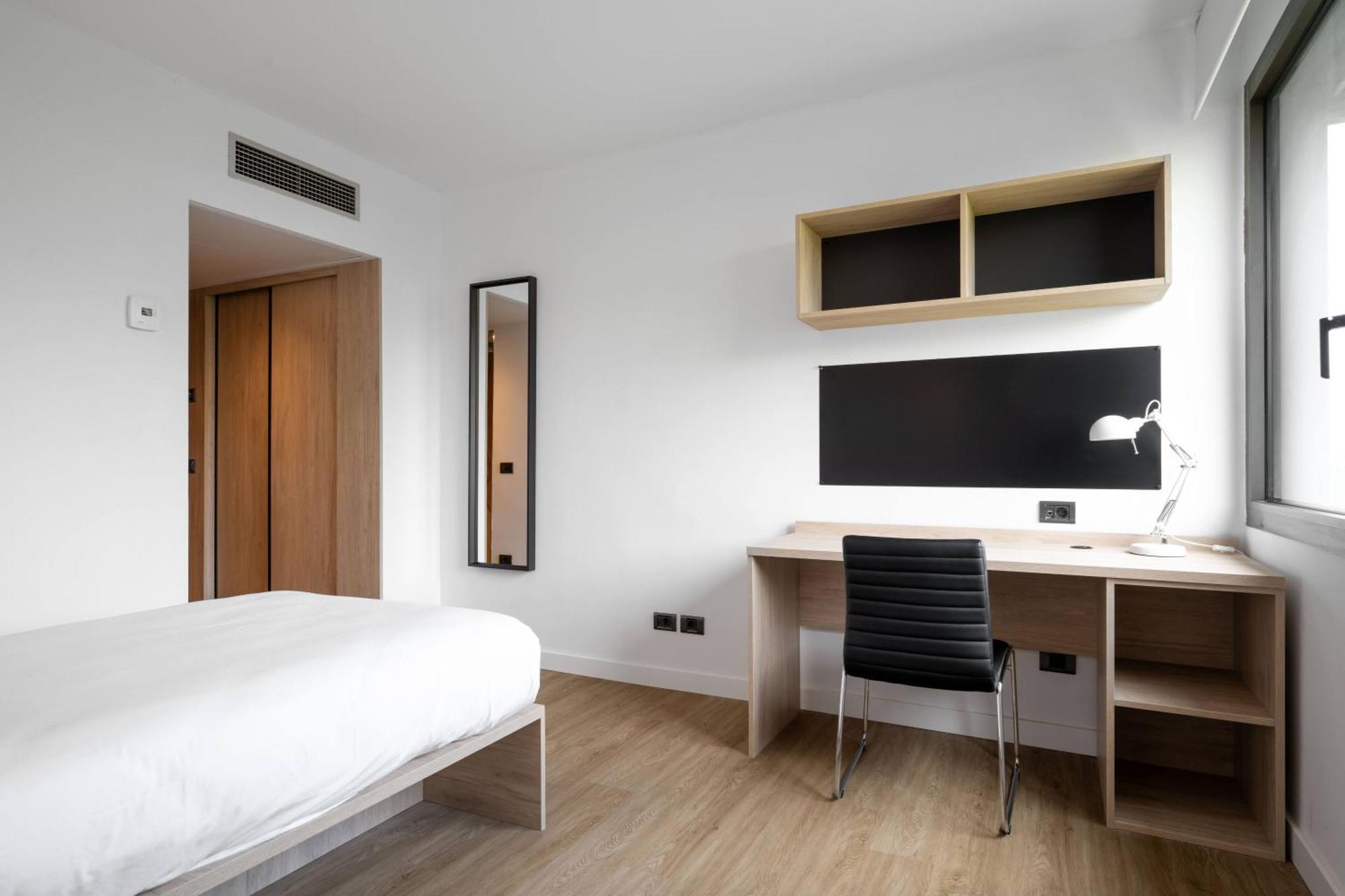 Micampus Pamplona Student Residence Exterior photo